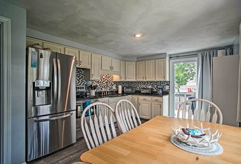 Quaint Dennis Home W/ Deck + Grill, Walk To Beach!