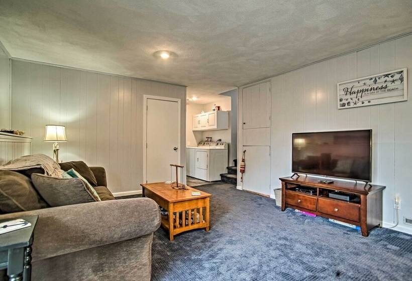 Quaint Dennis Home W/ Deck + Grill, Walk To Beach!