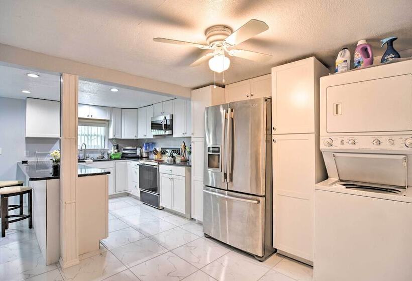 Quaint Jungle Hideaway Near Downtown St. Pete