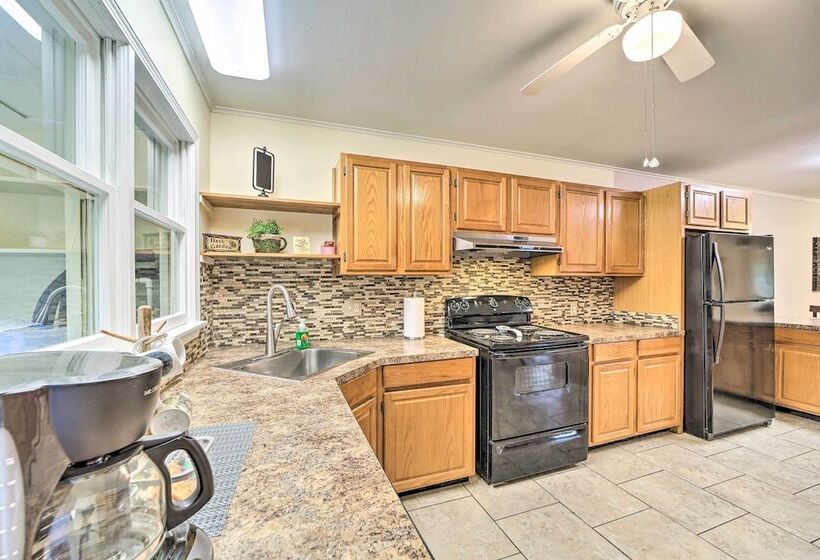 Lovely Tulsa Home: Steps To Park, 5 Mi To Downtown