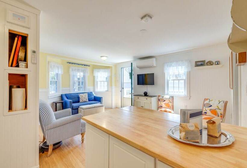 2 Mi To Coastline: Quaint Wellfleet Cottage!