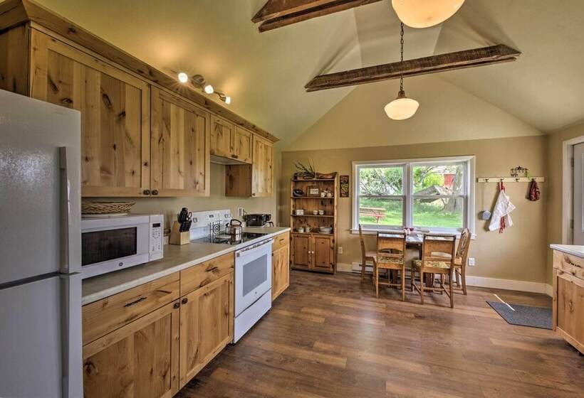 Quiet Baileys Harbor Country Home: 1 Mi To Lake!