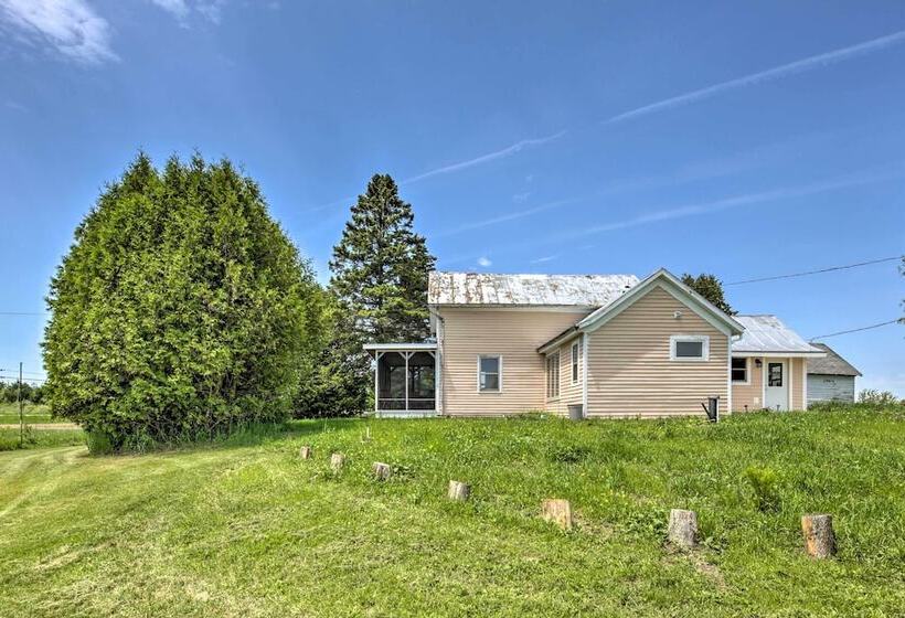 Quiet Baileys Harbor Country Home: 1 Mi To Lake!
