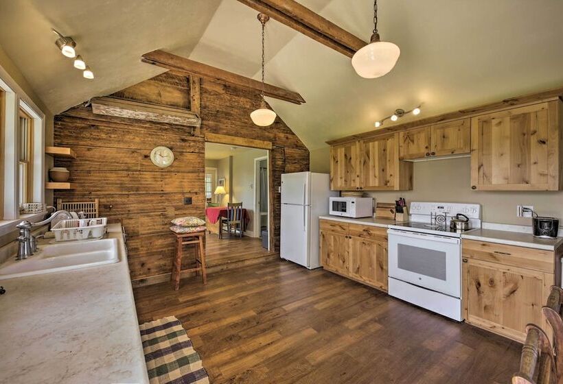 Quiet Baileys Harbor Country Home: 1 Mi To Lake!