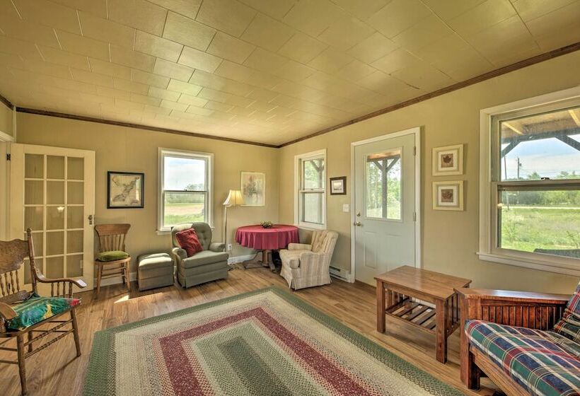 Quiet Baileys Harbor Country Home: 1 Mi To Lake!