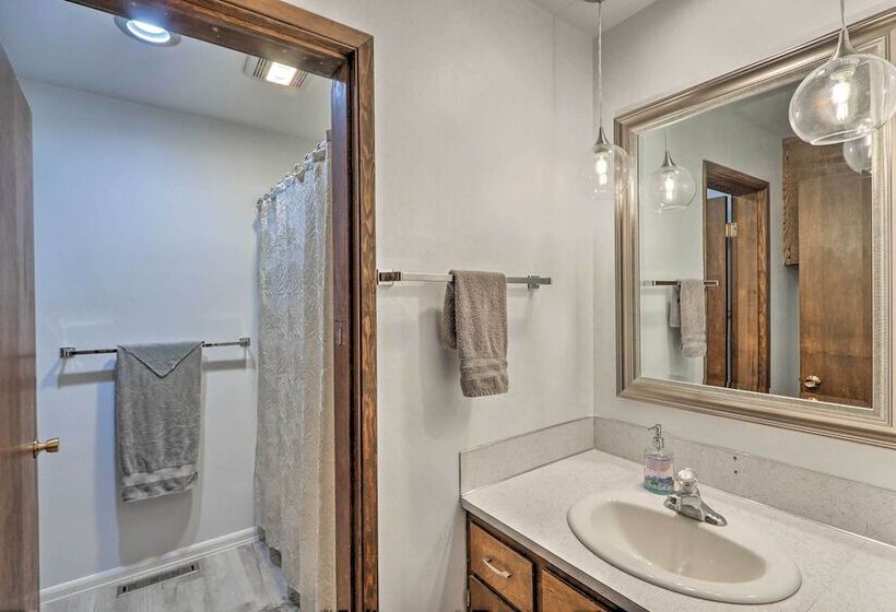 Quiet Beachfront Family Home W/ Mt. Rainier Views!