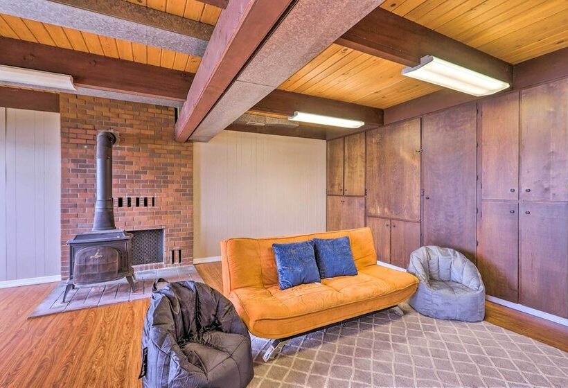 Quiet Beachfront Family Home W/ Mt. Rainier Views!