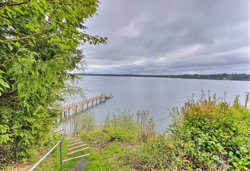 Quiet Beachfront Family Home W/ Mt. Rainier Views!