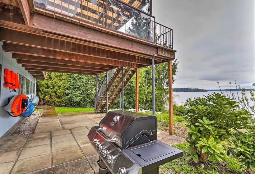 Quiet Beachfront Family Home W/ Mt. Rainier Views!