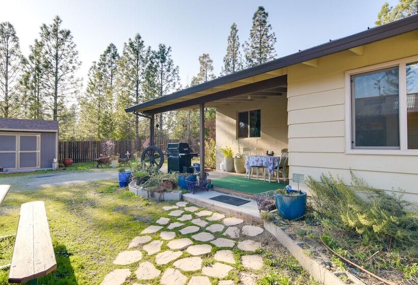 Quiet Challenge Brownsville Home Near Collins Lake