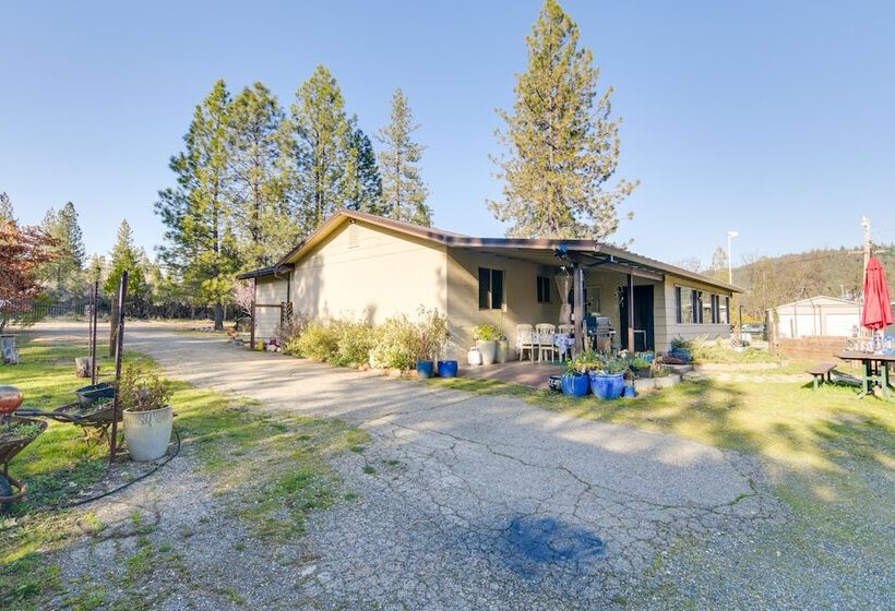 Quiet Challenge Brownsville Home Near Collins Lake