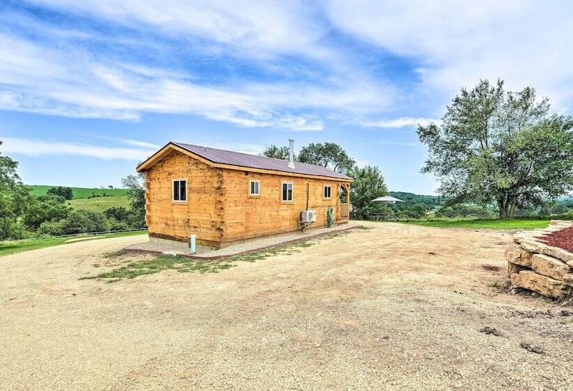 Serene Views: Quiet Farmhouse Cabin In Wisconsin!