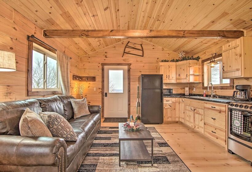 Serene Views: Quiet Farmhouse Cabin In Wisconsin!
