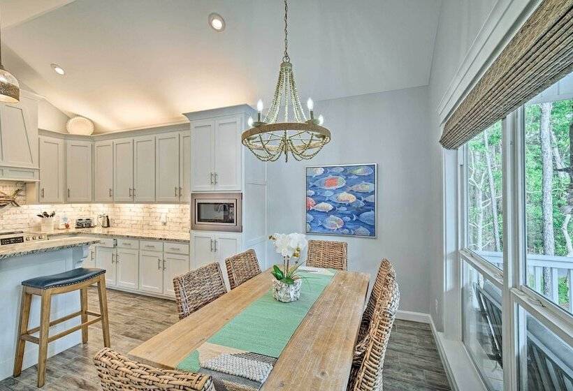 Quiet Fisherman S House W/ Hot Tub + Tropical Bar!