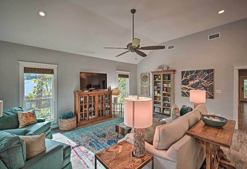 Quiet Fisherman S House W/ Hot Tub + Tropical Bar!