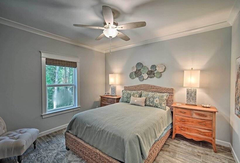 Quiet Fisherman S House W/ Hot Tub + Tropical Bar!