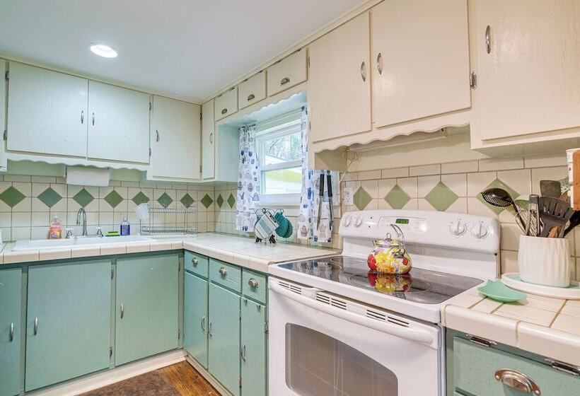 Quiet Retreat W/ Boat Parking, 2 Mi To Marina