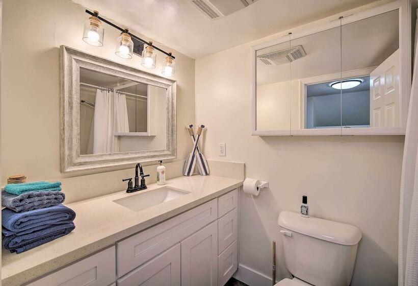 Relaxing Lake Arrowhead Home ~ 1 Mi To Lake!