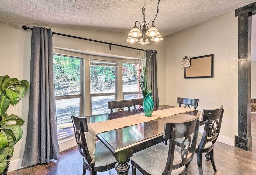 Relaxing Lincoln Forest Retreat W/ Wraparound Deck