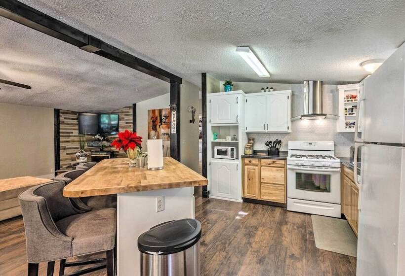 Relaxing Lincoln Forest Retreat W/ Wraparound Deck