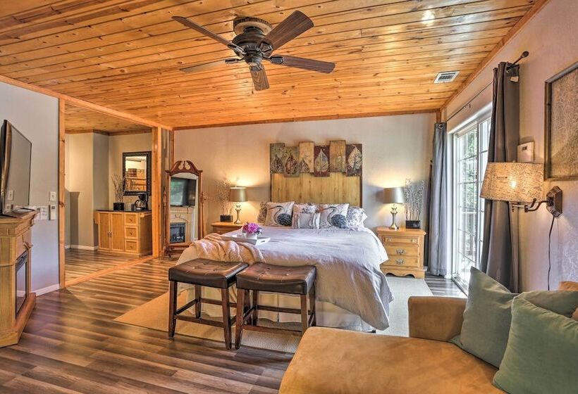 Remodeled Crestline Retreat: Walk To Lake Gregory!