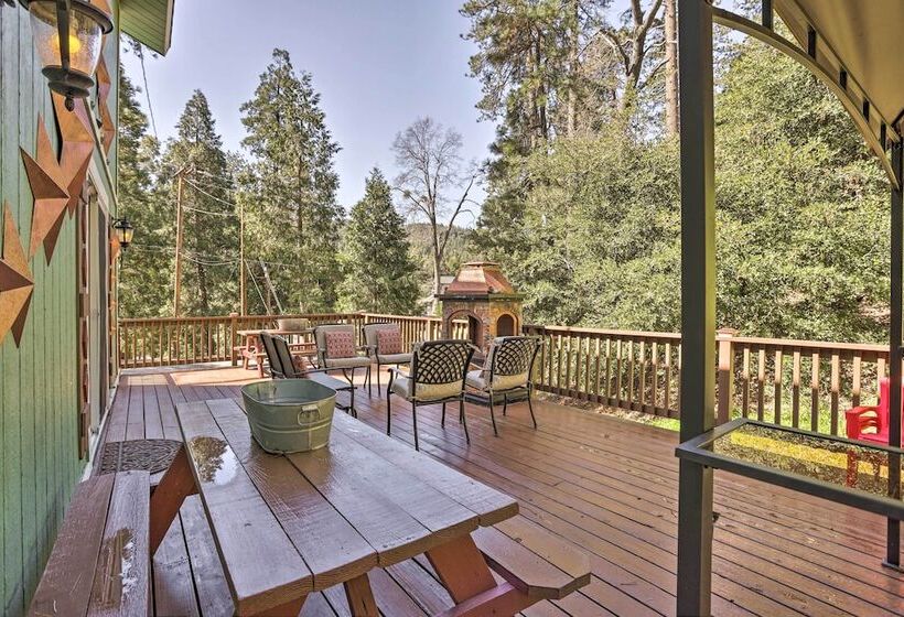 Remodeled Crestline Retreat: Walk To Lake Gregory!