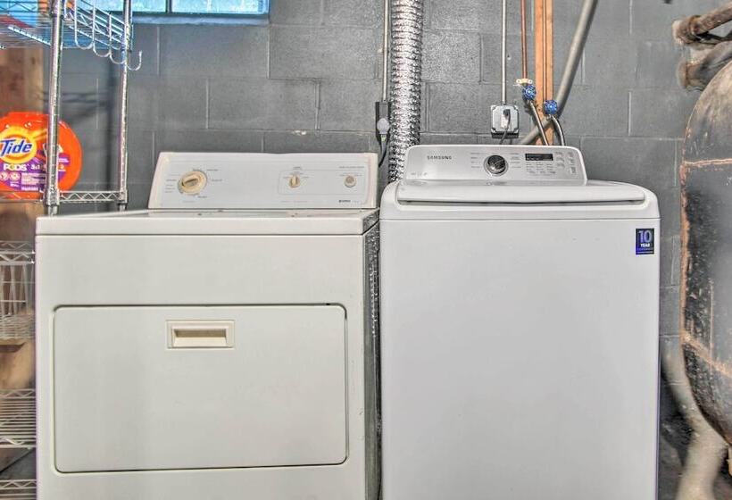 Buttermilk Cottage In Cape Cod: Steps To Beach