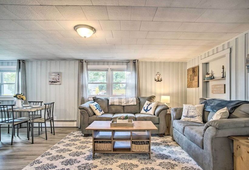 Buttermilk Cottage In Cape Cod: Steps To Beach