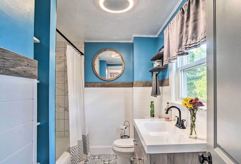 Buttermilk Cottage In Cape Cod: Steps To Beach