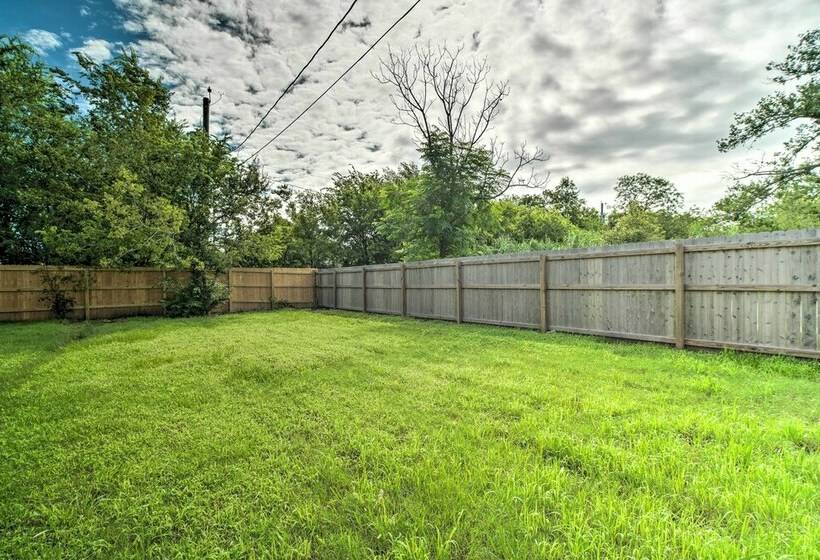 Renovated Cottage W/ Patio By Tx A&m Campus!