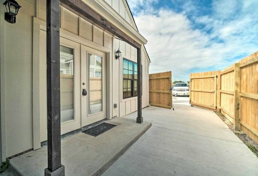 Renovated Cottage W/ Patio By Tx A&m Campus!