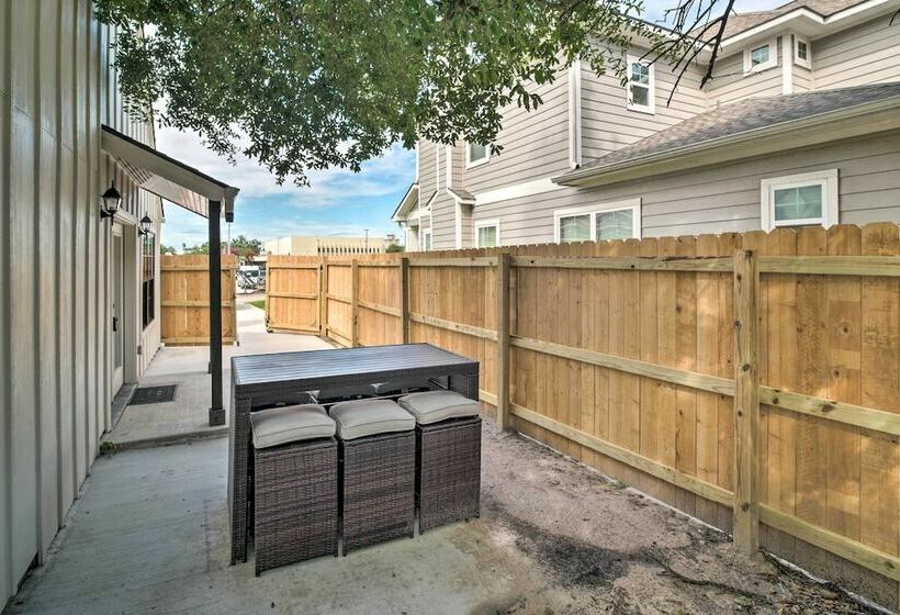 Renovated Cottage W/ Patio By Tx A&m Campus!