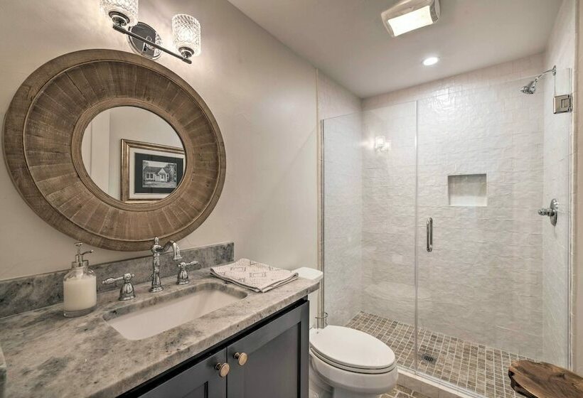 Renovated Cottage W/ Patio By Tx A&m Campus!