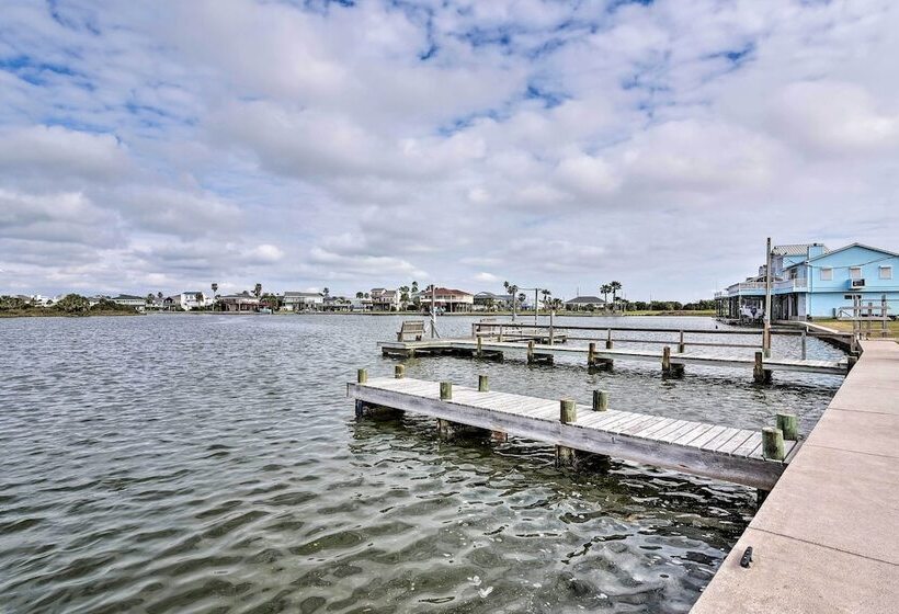 Pool & Marina Access: Home In Terramar Beach!