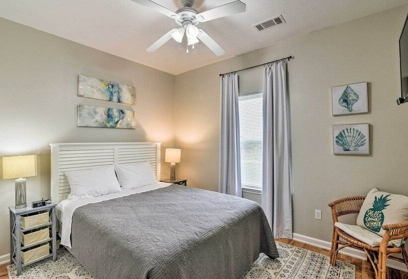 Pool & Marina Access: Home In Terramar Beach!