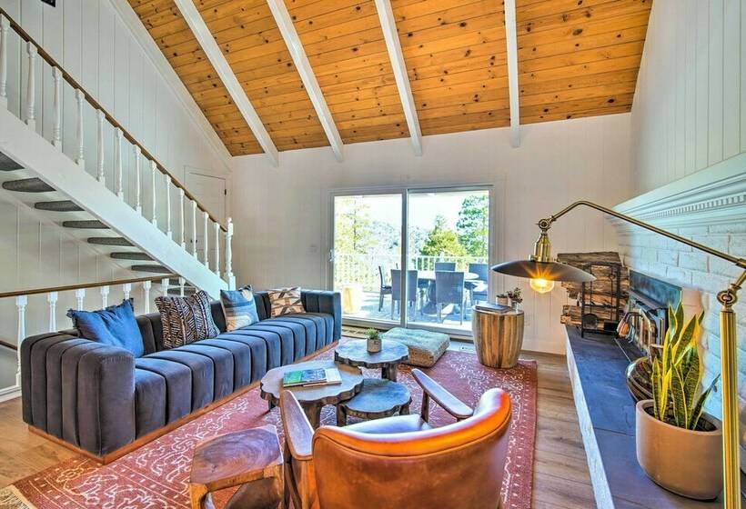 Ridgeline Retreat  W/ Mountain Lake Views!