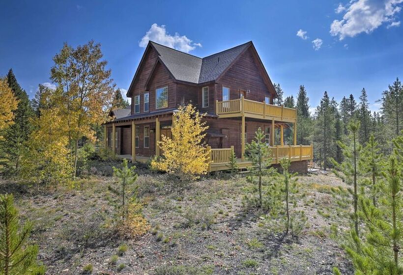 Rocky Bear Lodge  On 2 Acres Near Turquoise Lake