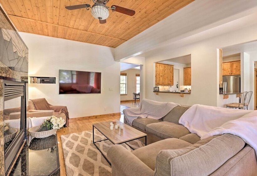 Rocky Bear Lodge  On 2 Acres Near Turquoise Lake