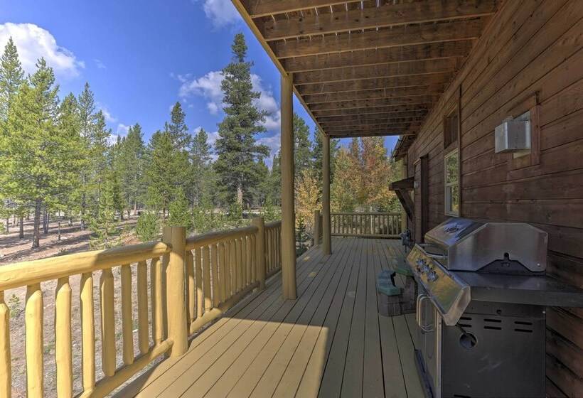 Rocky Bear Lodge  On 2 Acres Near Turquoise Lake