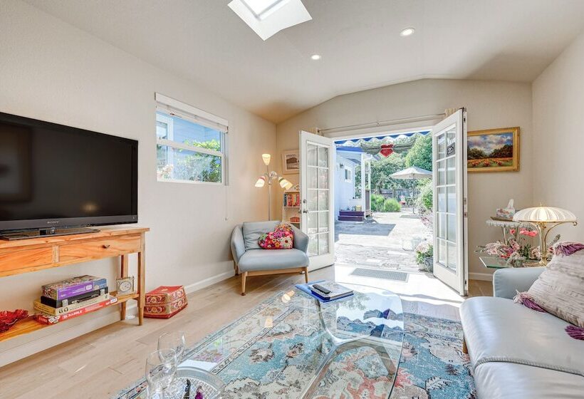 Romantic Casita W/ Garden + Deck 2 Miles To Plaza!