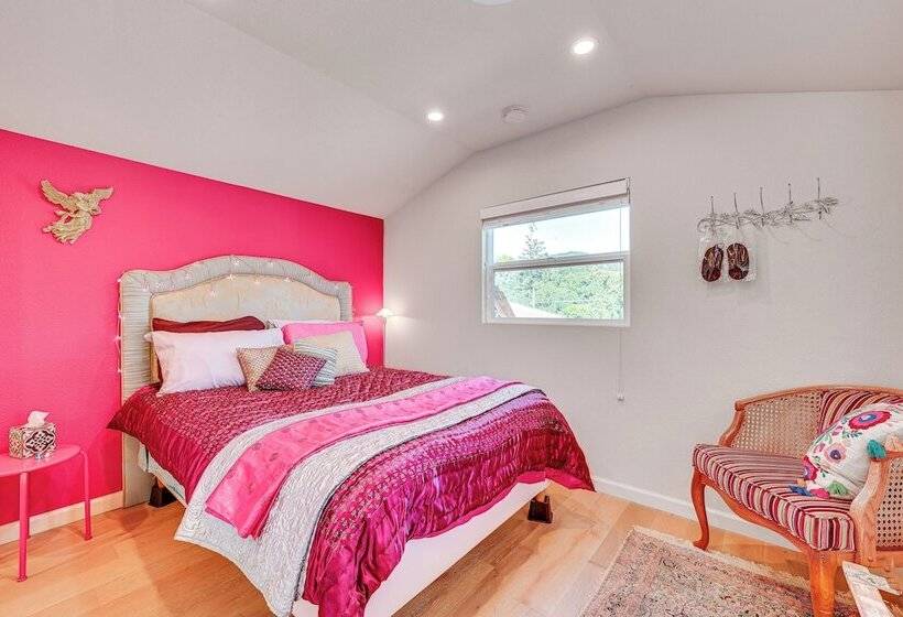 Romantic Casita W/ Garden + Deck 2 Miles To Plaza!