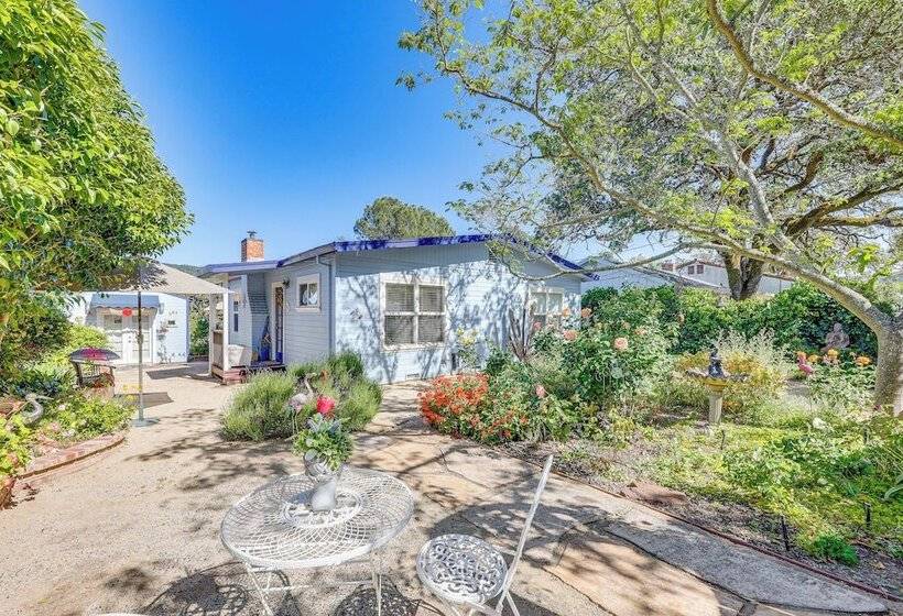 Romantic Casita W/ Garden + Deck 2 Miles To Plaza!