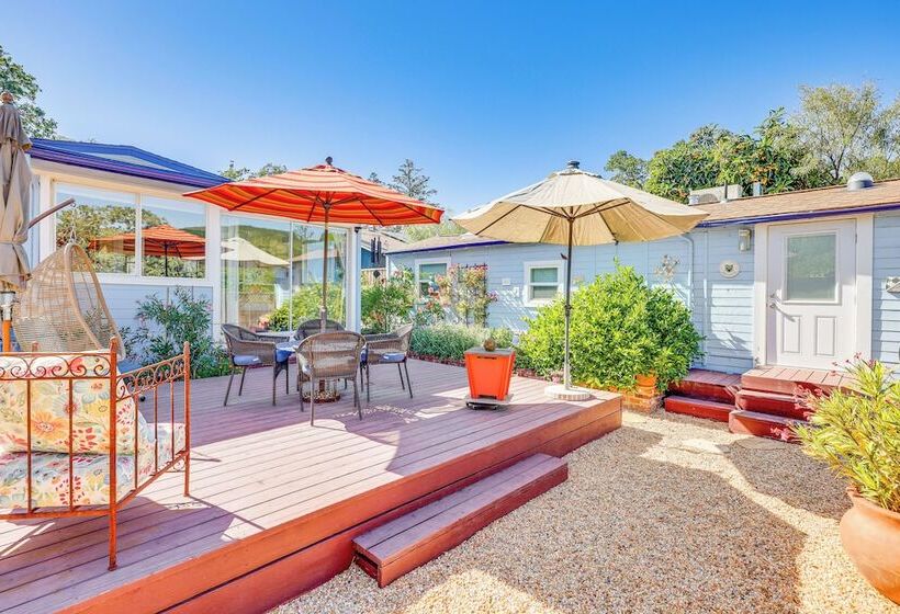 Romantic Casita W/ Garden + Deck 2 Miles To Plaza!