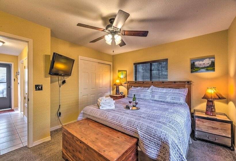 Ruidoso Cabin W/ Hot Tub & Mtn Views!