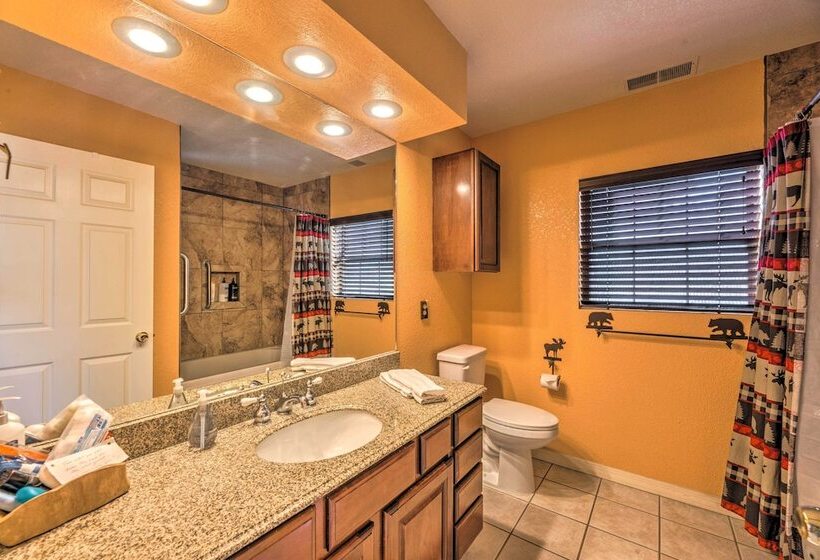 Ruidoso Cabin W/ Hot Tub & Mtn Views!