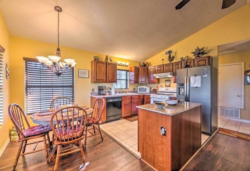 Ruidoso Cabin W/ Hot Tub & Mtn Views!