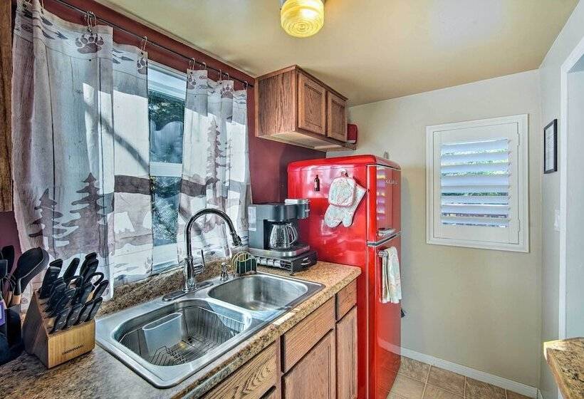 Running Springs Cabin W/ Deck + Forest Views