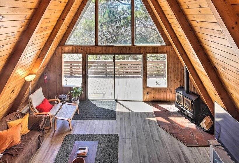 Running Springs Cabin W/ Large Deck + View!