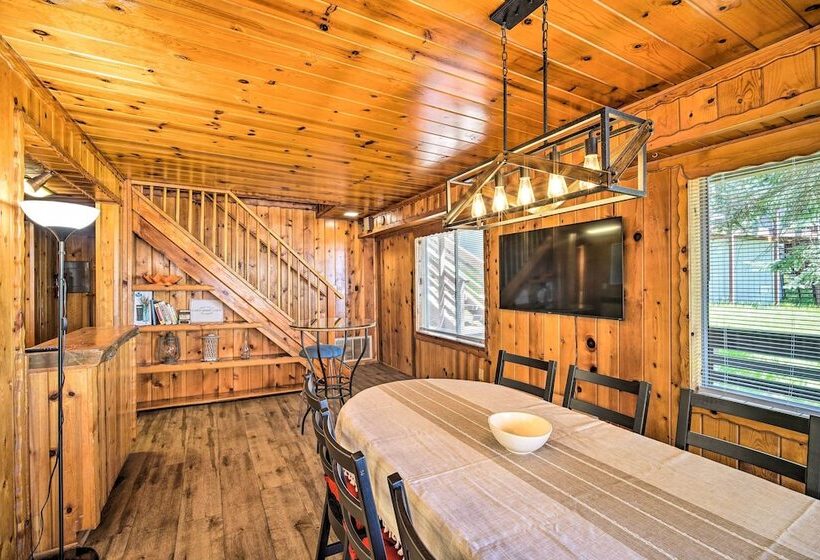 Running Springs Cabin W/ Large Deck + View!
