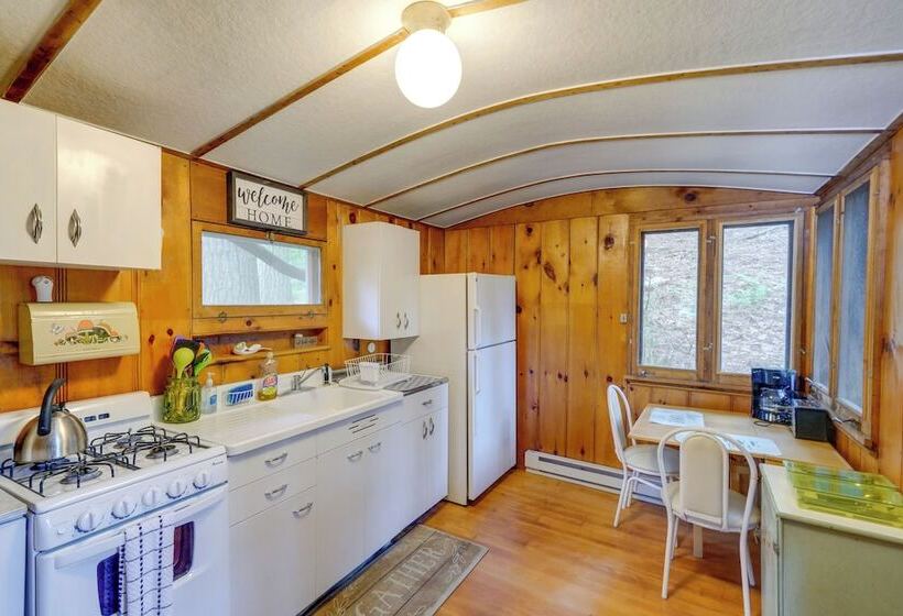 Rustic Berkshires Cottage At Lake Buel W/ Kayaks!